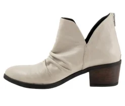 New Bueno Women's Cori Booties