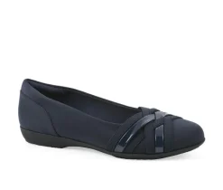 Hot Cliffs by White Mountain Women's Chic Flats
