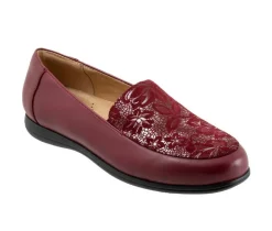 Clearance Trotters Women's Deanna Loafers